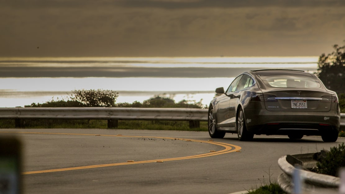 Rappel Tesla : la firme renvoie 40 000 modèles au garage ! 🛠
