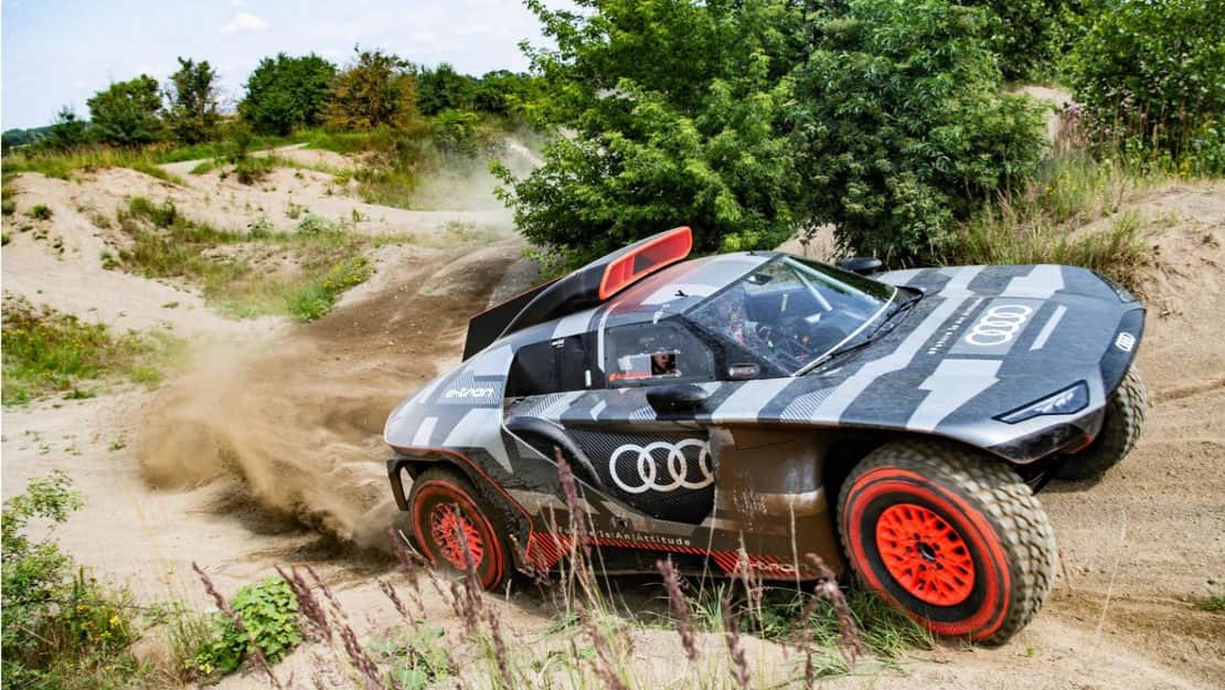 Paris Dakar : La seule hybride roule pour Audi ! 🏜