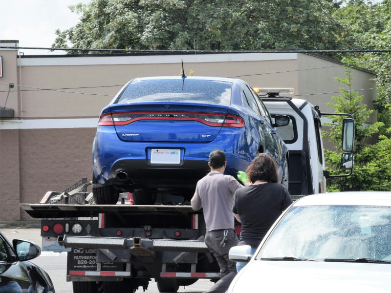 Arnaque à la dépanneuse voiture mise tractée par une dépanneuse